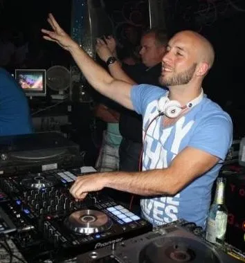 Malte am DJ-Pult